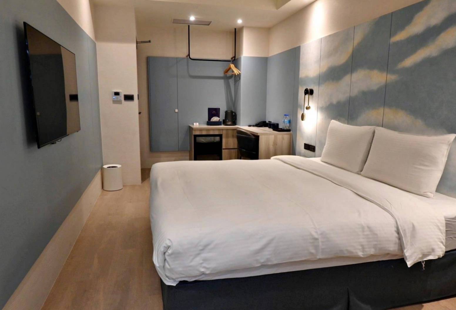 台中市西屯區住宿推薦|享沃行旅 Joie de Inn|每一間房型都有對外窗,提供寧靜舒適的住宿環境,輕鬆步行即到逢甲夜市,吃喝玩樂生活機能便利之享沃行旅入住心得分享! - 第55張圖 台中市西屯區住宿推薦|享沃行旅 Joie de Inn|每一間房型都有對外窗,提供寧靜舒適的住宿環境,輕鬆步行即到逢甲夜市,吃喝玩樂生活機能便利之享沃行旅入住心得分享!