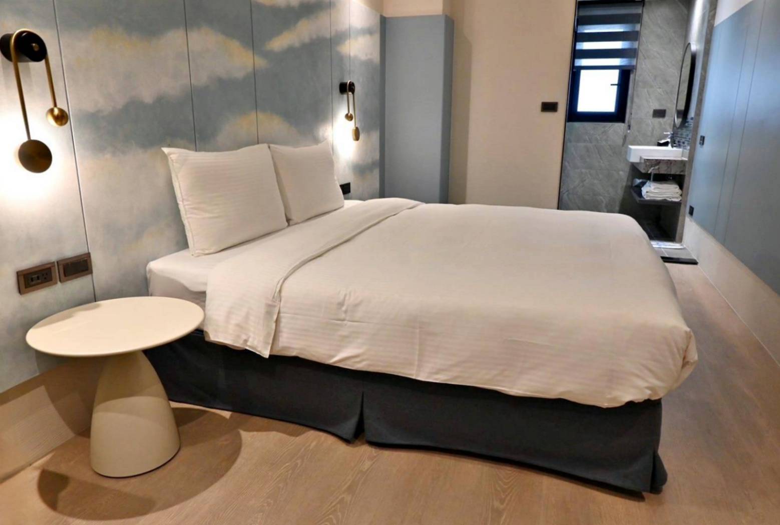 台中市西屯區住宿推薦|享沃行旅 Joie de Inn|每一間房型都有對外窗,提供寧靜舒適的住宿環境,輕鬆步行即到逢甲夜市,吃喝玩樂生活機能便利之享沃行旅入住心得分享! - 第56張圖 台中市西屯區住宿推薦|享沃行旅 Joie de Inn|每一間房型都有對外窗,提供寧靜舒適的住宿環境,輕鬆步行即到逢甲夜市,吃喝玩樂生活機能便利之享沃行旅入住心得分享!