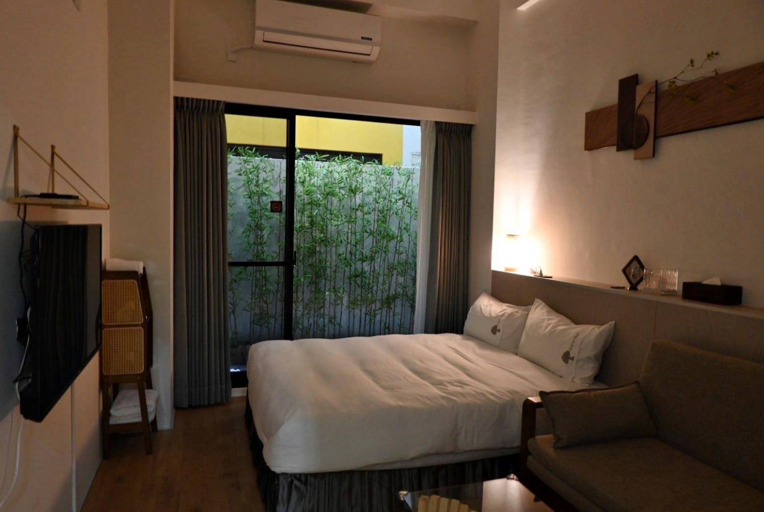 台南市安平區住宿推薦|安平胡桃民宿Anping Walnut BnB|安平區首間設有日式景觀泡腳區之台南包棟民宿,附寵物友善客房,營造舒適安謐的居住氛圍之胡桃民宿入住心得分享! - 第17張圖 台南市安平區住宿推薦|安平胡桃民宿Anping Walnut BnB|安平區首間設有日式景觀泡腳區之台南包棟民宿,附寵物友善客房,營造舒適安謐的居住氛圍之胡桃民宿入住心得分享!