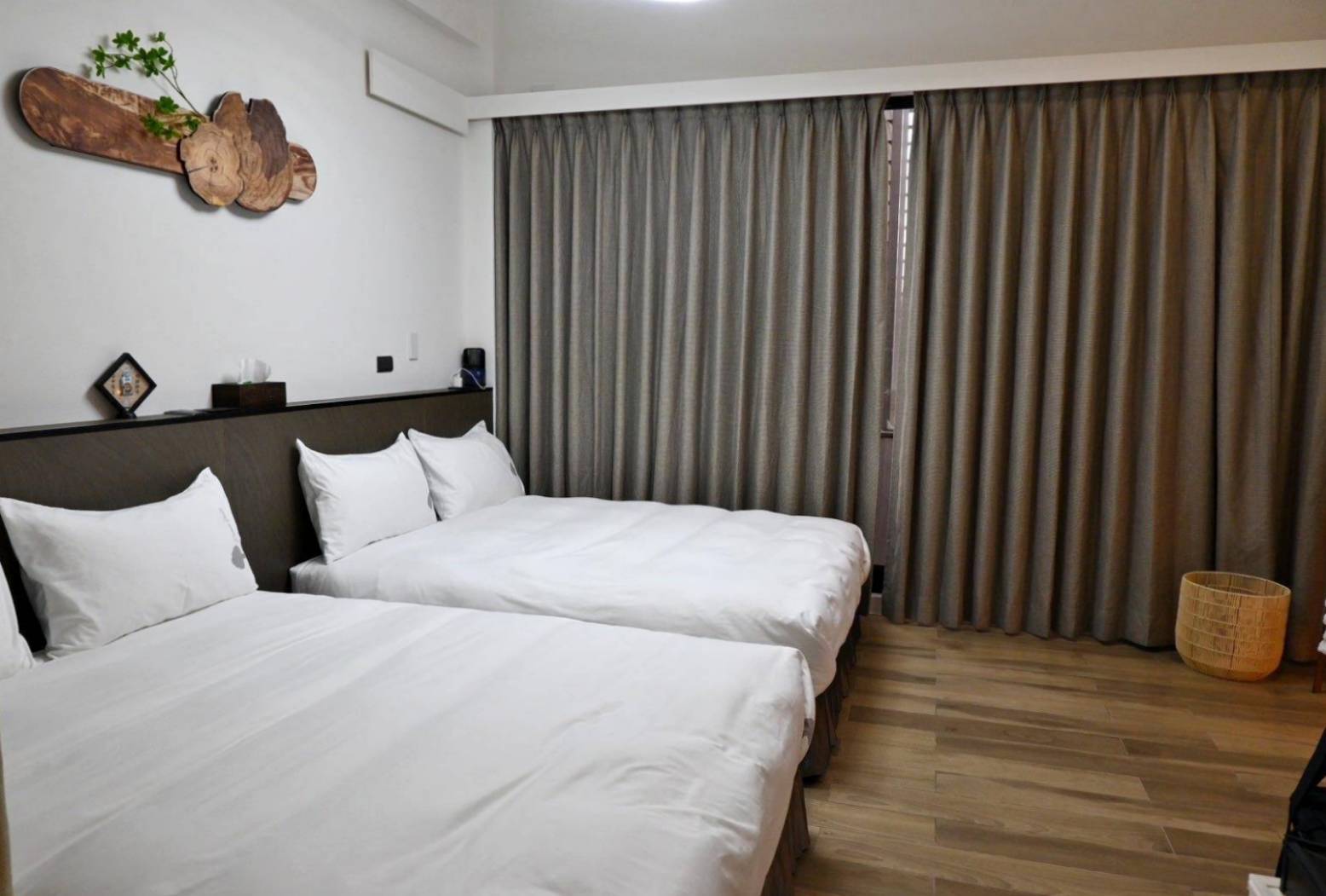 台南市安平區住宿推薦|安平胡桃民宿Anping Walnut BnB|安平區首間設有日式景觀泡腳區之台南包棟民宿,附寵物友善客房,營造舒適安謐的居住氛圍之胡桃民宿入住心得分享! - 第9張圖 台南市安平區住宿推薦|安平胡桃民宿Anping Walnut BnB|安平區首間設有日式景觀泡腳區之台南包棟民宿,附寵物友善客房,營造舒適安謐的居住氛圍之胡桃民宿入住心得分享!