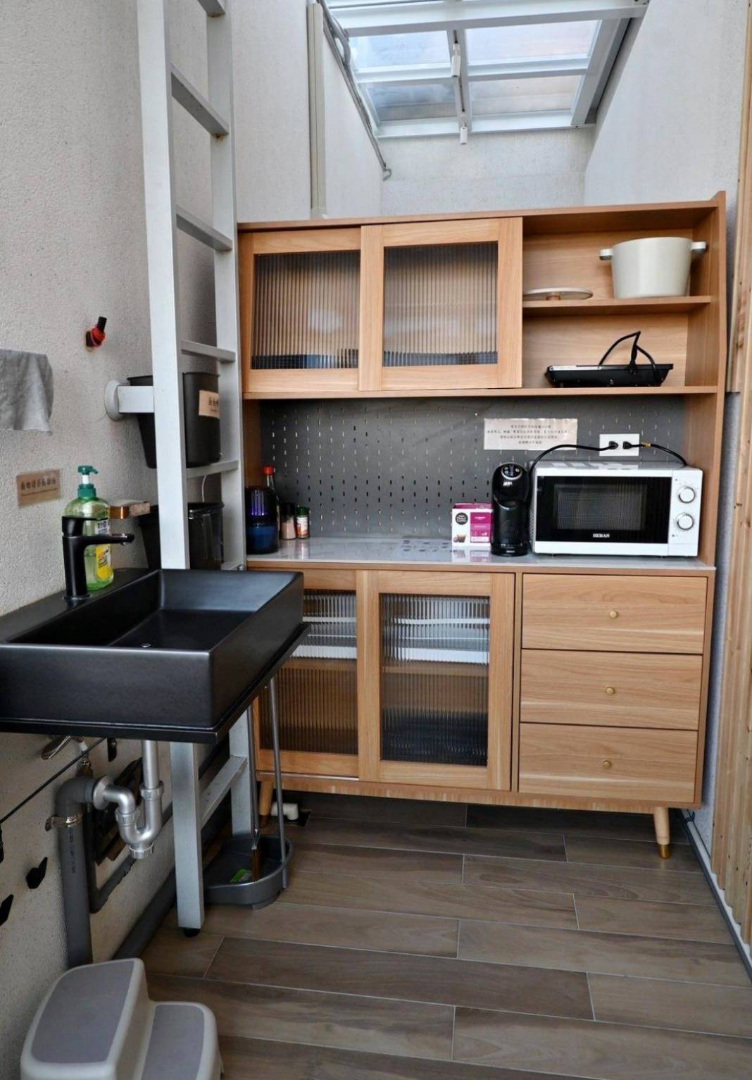 台南市安平區住宿推薦|安平胡桃民宿Anping Walnut BnB|安平區首間設有日式景觀泡腳區之台南包棟民宿,附寵物友善客房,營造舒適安謐的居住氛圍之胡桃民宿入住心得分享! - 第46張圖 台南市安平區住宿推薦|安平胡桃民宿Anping Walnut BnB|安平區首間設有日式景觀泡腳區之台南包棟民宿,附寵物友善客房,營造舒適安謐的居住氛圍之胡桃民宿入住心得分享!