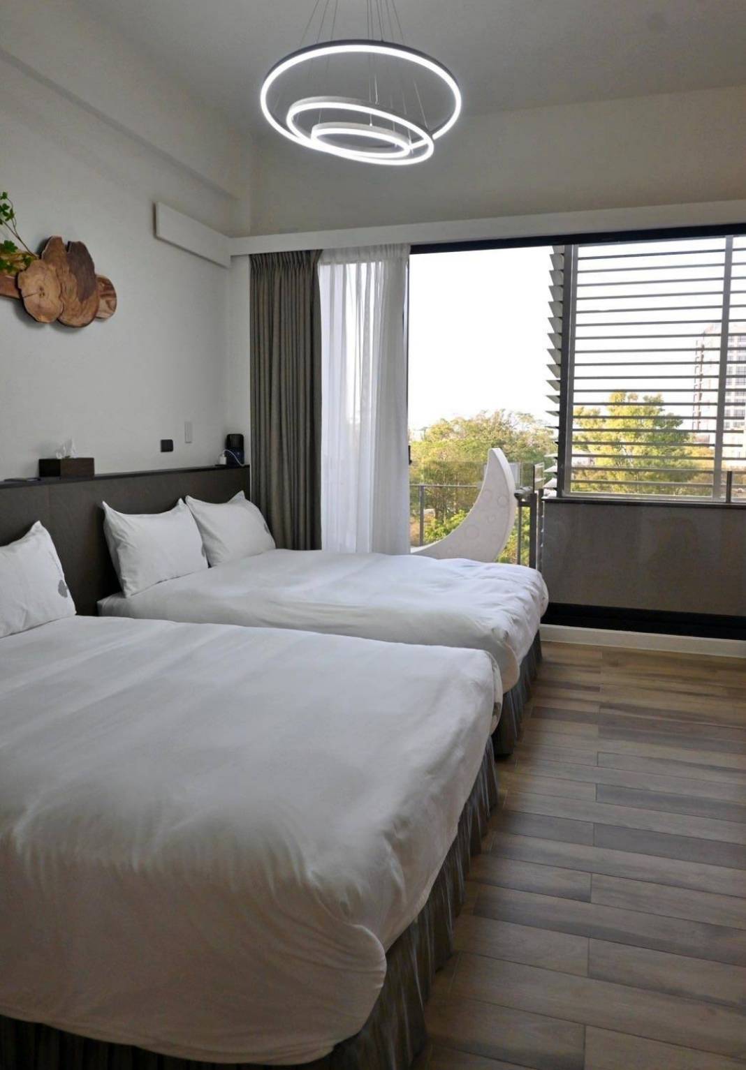 台南市安平區住宿推薦|安平胡桃民宿Anping Walnut BnB|安平區首間設有日式景觀泡腳區之台南包棟民宿,附寵物友善客房,營造舒適安謐的居住氛圍之胡桃民宿入住心得分享! - 第26張圖 台南市安平區住宿推薦|安平胡桃民宿Anping Walnut BnB|安平區首間設有日式景觀泡腳區之台南包棟民宿,附寵物友善客房,營造舒適安謐的居住氛圍之胡桃民宿入住心得分享!
