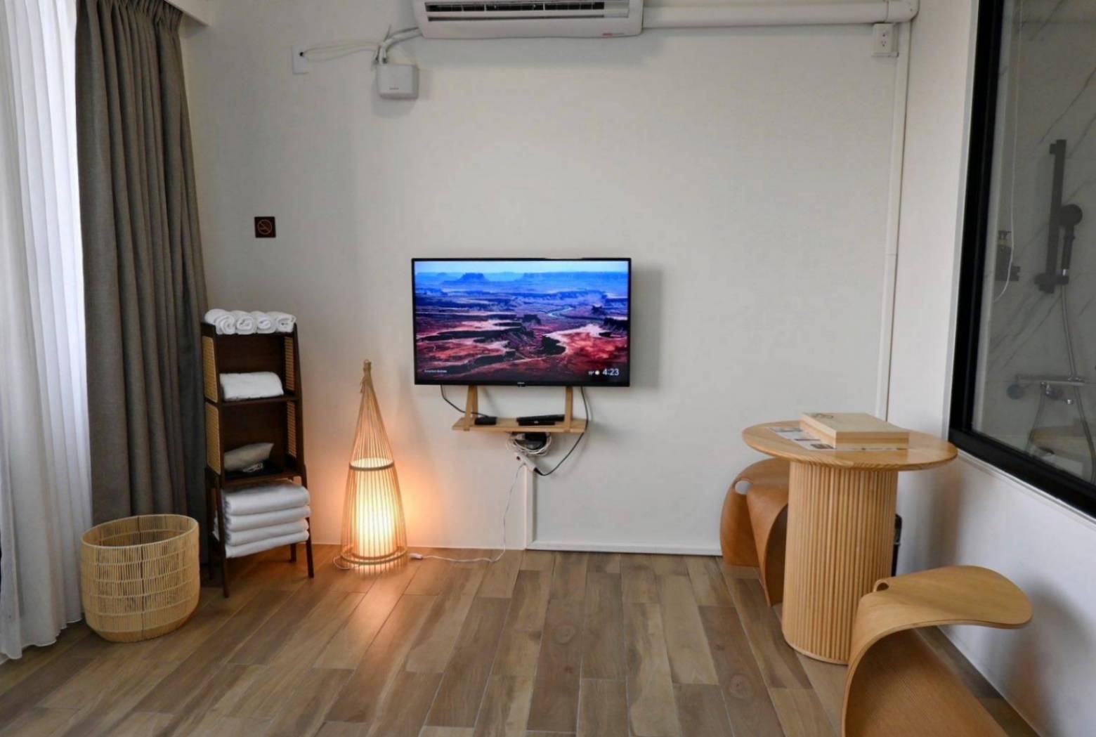 台南市安平區住宿推薦|安平胡桃民宿Anping Walnut BnB|安平區首間設有日式景觀泡腳區之台南包棟民宿,附寵物友善客房,營造舒適安謐的居住氛圍之胡桃民宿入住心得分享! - 第13張圖 台南市安平區住宿推薦|安平胡桃民宿Anping Walnut BnB|安平區首間設有日式景觀泡腳區之台南包棟民宿,附寵物友善客房,營造舒適安謐的居住氛圍之胡桃民宿入住心得分享!