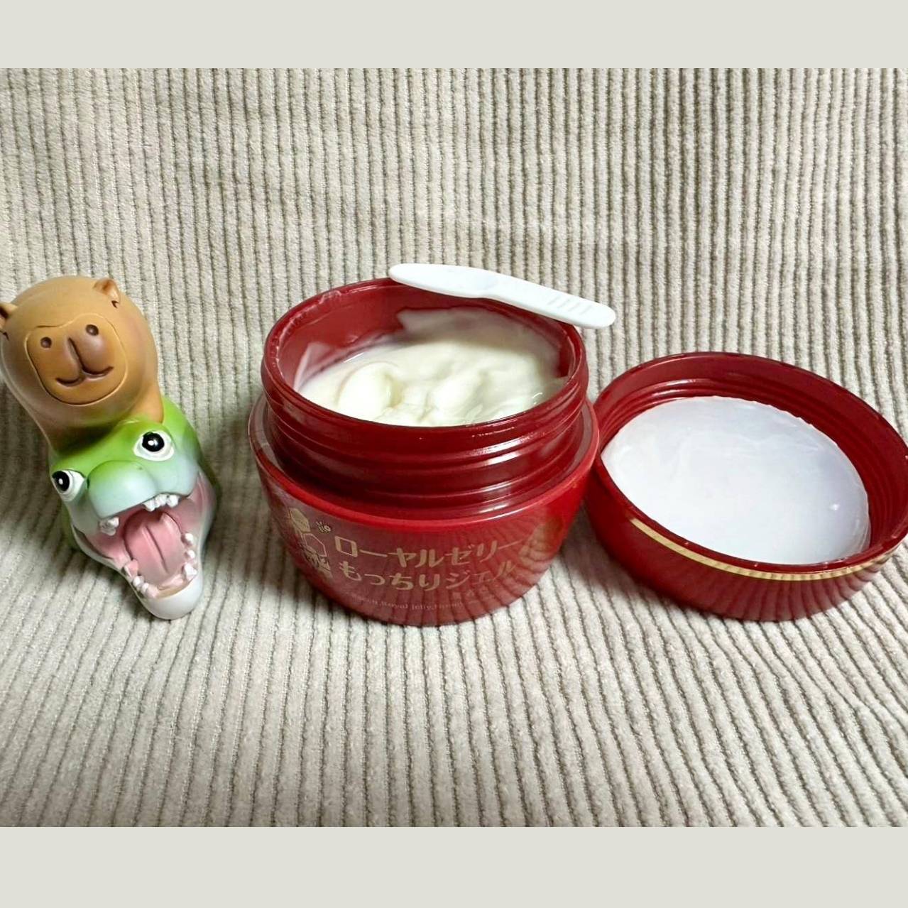 換季首選保養推薦|OZIO歐姬兒蜂王乳凝露EX(紅瓶)|熟齡肌的極致首選,全新升級上市,舒緩乾燥肌膚,保養肌膚一瓶完勝! - 第23張圖 換季首選保養推薦|OZIO歐姬兒蜂王乳凝露EX(紅瓶)|熟齡肌的極致首選,全新升級上市,舒緩乾燥肌膚,保養肌膚一瓶完勝!