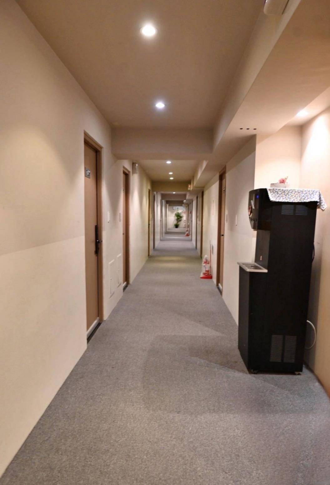 台中西屯區住宿推薦|達斯旅店Dazz inn|二訪入住四人房,提供住宿客免費停車場,獨樹一幟童繪主題多種客房,逢甲夜市商圈近在咫尺,吃喝玩樂生活機能方便之達斯旅店入住心得分享! - 第37張圖 台中西屯區住宿推薦|達斯旅店Dazz inn|二訪入住四人房,提供住宿客免費停車場,獨樹一幟童繪主題多種客房,逢甲夜市商圈近在咫尺,吃喝玩樂生活機能方便之達斯旅店入住心得分享!