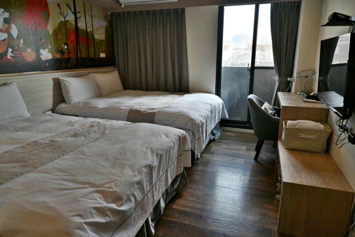 台中西屯區住宿推薦|達斯旅店Dazz inn|二訪入住四人房,提供住宿客免費停車場,獨樹一幟童繪主題多種客房,逢甲夜市商圈近在咫尺,吃喝玩樂生活機能方便之達斯旅店入住心得分享! - 第66張圖 台中西屯區住宿推薦|達斯旅店Dazz inn|二訪入住四人房,提供住宿客免費停車場,獨樹一幟童繪主題多種客房,逢甲夜市商圈近在咫尺,吃喝玩樂生活機能方便之達斯旅店入住心得分享!