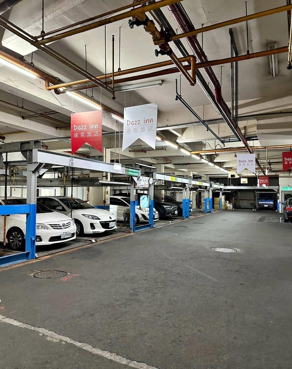 台中西屯區住宿推薦|達斯旅店Dazz inn|二訪入住四人房,提供住宿客免費停車場,獨樹一幟童繪主題多種客房,逢甲夜市商圈近在咫尺,吃喝玩樂生活機能方便之達斯旅店入住心得分享! - 第19張圖 台中西屯區住宿推薦|達斯旅店Dazz inn|二訪入住四人房,提供住宿客免費停車場,獨樹一幟童繪主題多種客房,逢甲夜市商圈近在咫尺,吃喝玩樂生活機能方便之達斯旅店入住心得分享!