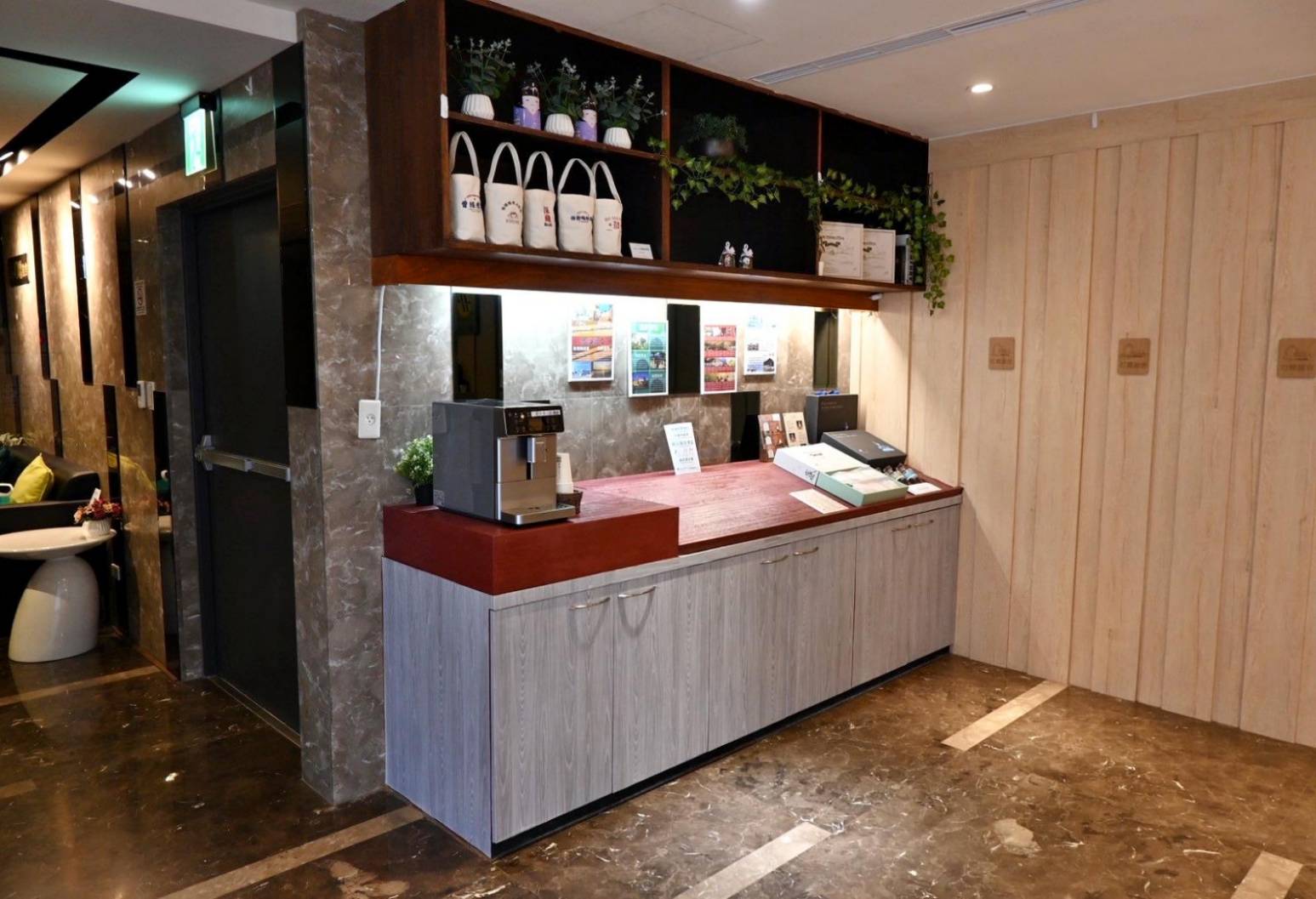 台中西屯區住宿推薦|叮噹旅舍Hotel Bell|輕鬆步行即可到逢甲夜市商圈,生活機能無懈可擊,吃喝玩樂應有盡有之叮噹旅舍入住心得分享! - 第2張圖 台中西屯區住宿推薦|叮噹旅舍Hotel Bell|輕鬆步行即可到逢甲夜市商圈,生活機能無懈可擊,吃喝玩樂應有盡有之叮噹旅舍入住心得分享!