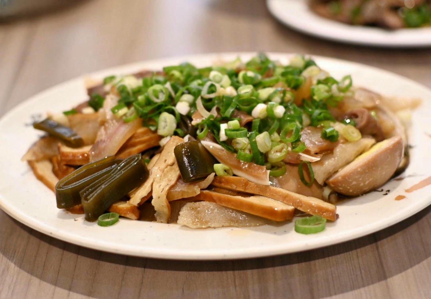 台南美食推薦|竹滬麵店(小東路無名麵店)|經典麻醬麵與滷味,高CP值平價料理、湯品麵食與滷味組合之美食饗宴! - 第40張圖 台南美食推薦|竹滬麵店(小東路無名麵店)|經典麻醬麵與滷味,高CP值平價料理、湯品麵食與滷味組合之美食饗宴!