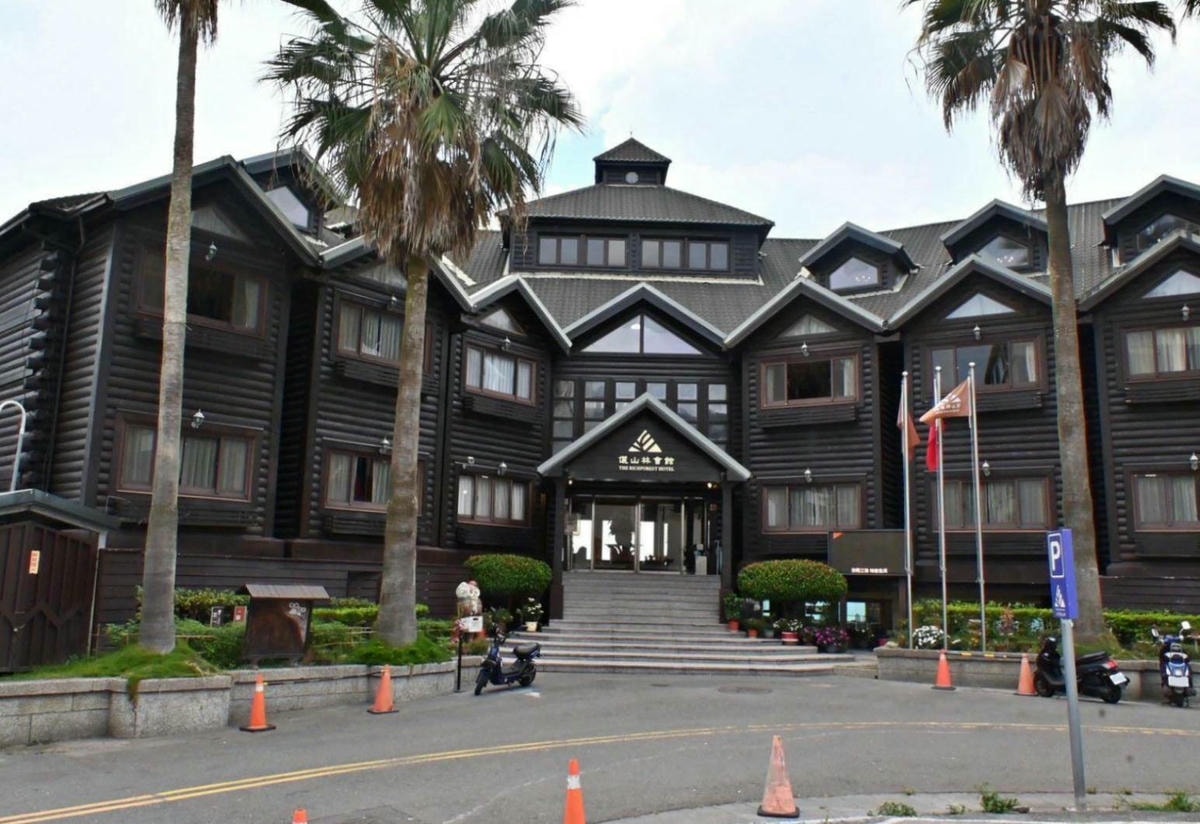 南投縣魚池鄉日月潭住宿推薦|力麗儷山林會館日月潭館|一覽日月潭絕美湖景,媲美星級料理與魚藻餐廳特色美食之儷山林會館日月潭館開箱分享! - 第3張圖 南投縣魚池鄉日月潭住宿推薦|力麗儷山林會館日月潭館|一覽日月潭絕美湖景,媲美星級料理與魚藻餐廳特色美食之儷山林會館日月潭館開箱分享!