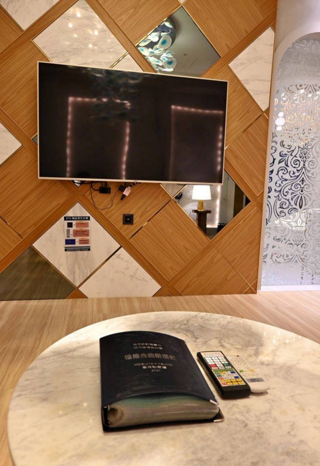 台中市西屯區住宿推薦|朵茉行館DoMo Hotel|台中豪宅式藝術酒店,一泊一食,提供賓至如歸的舒適體驗之朵茉行館開箱分享! - 第30張圖 台中市西屯區住宿推薦|朵茉行館DoMo Hotel|台中豪宅式藝術酒店,一泊一食,提供賓至如歸的舒適體驗之朵茉行館開箱分享!