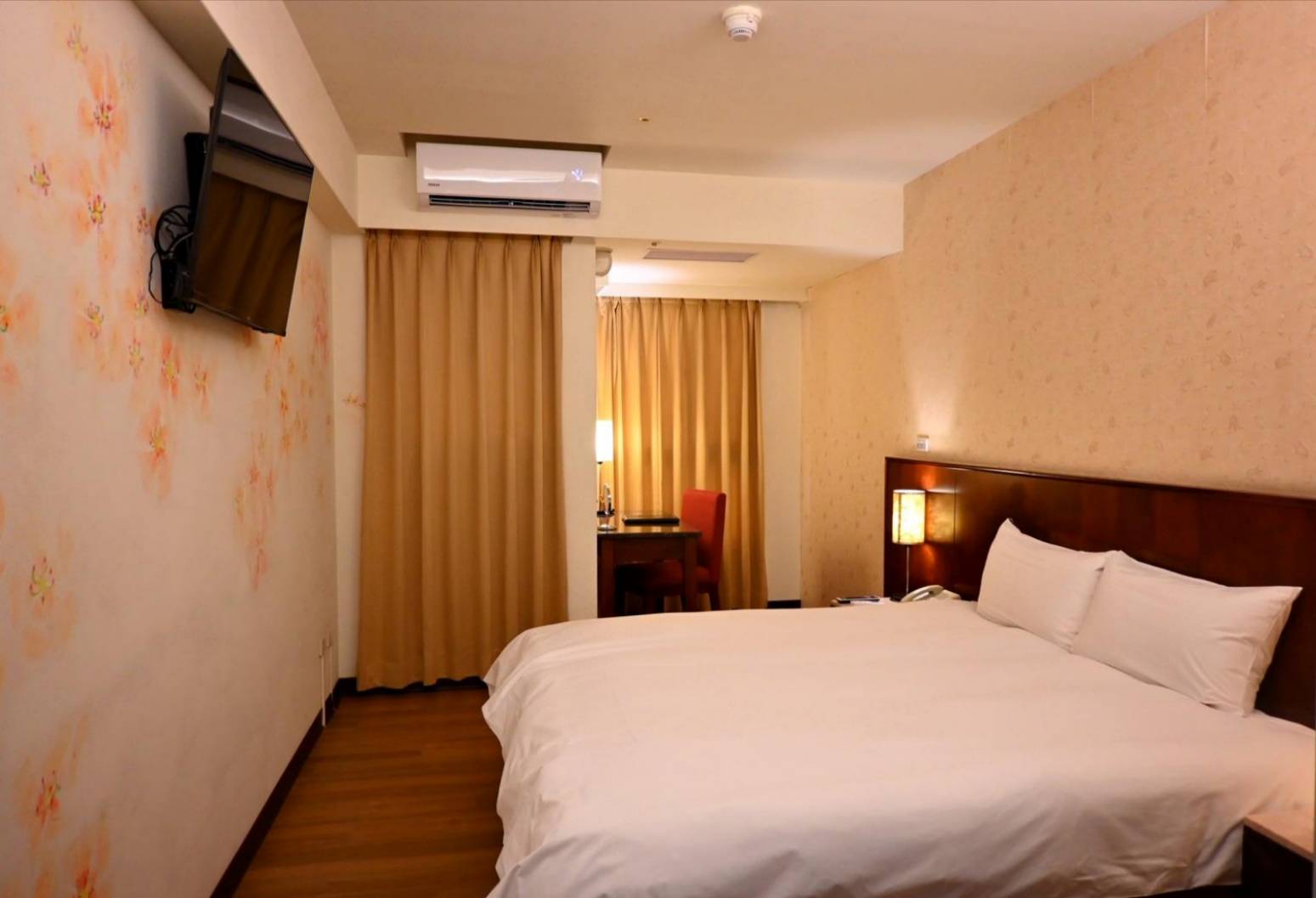 台中市西屯區住宿推薦|文華道會館In One City Inn|免費停車設施多元附舒緩泡腳池,步行即達逢甲夜市,吃喝玩樂、生活機能便利的文華道會館入住心得分享! - 第20張圖 台中市西屯區住宿推薦|文華道會館In One City Inn|免費停車設施多元附舒緩泡腳池,步行即達逢甲夜市,吃喝玩樂、生活機能便利的文華道會館入住心得分享!