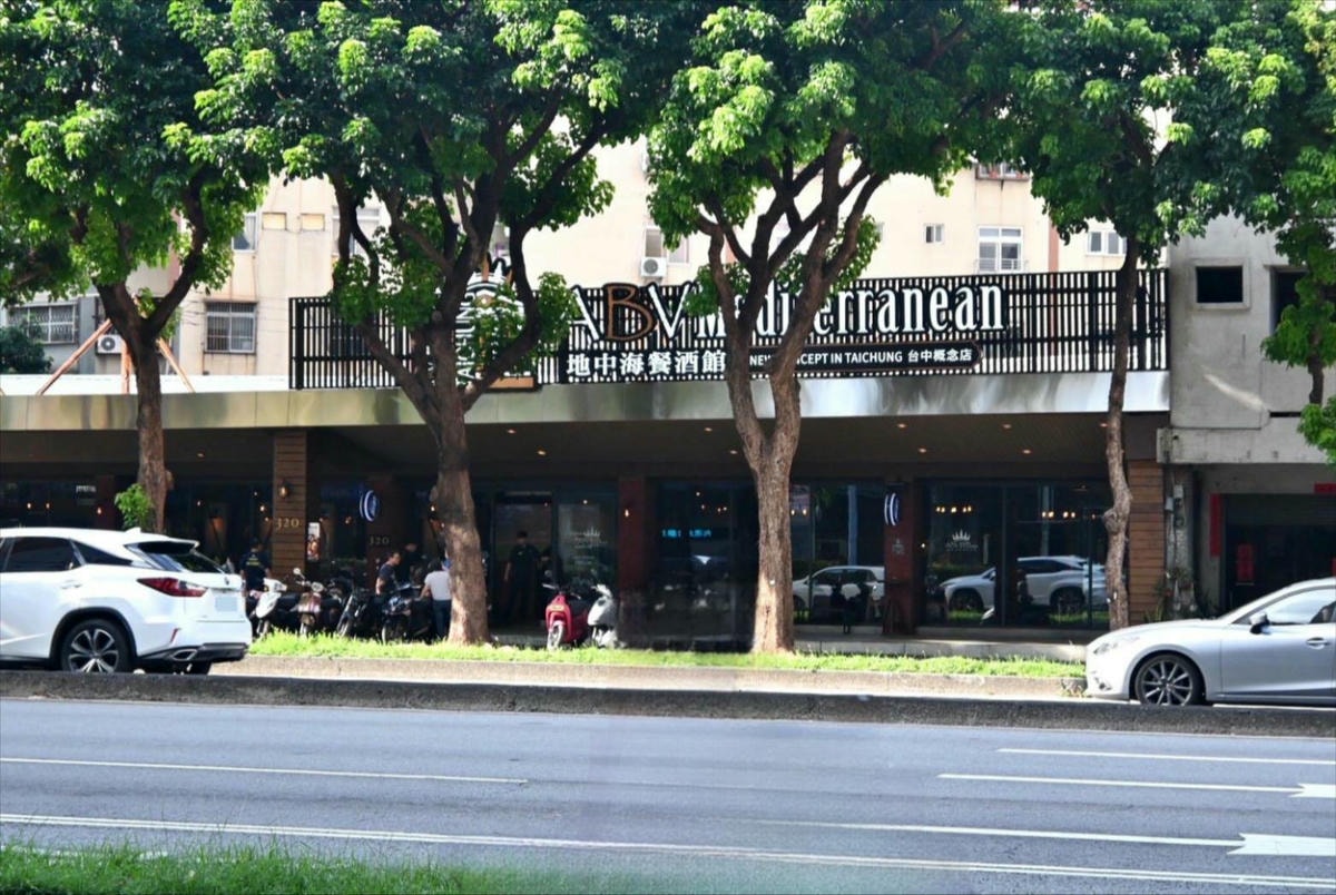 台中餐酒館推薦|台中市西區ABV Bar & Kitchen地中海餐酒館台中概念店|全台唯一700款啤酒長廊,主打地中海料理,創意歐陸美味饗宴,一吃就愛上! - 第6張圖 台中餐酒館推薦|台中市西區ABV Bar & Kitchen地中海餐酒館台中概念店|全台唯一700款啤酒長廊,主打地中海料理,創意歐陸美味饗宴,一吃就愛上!
