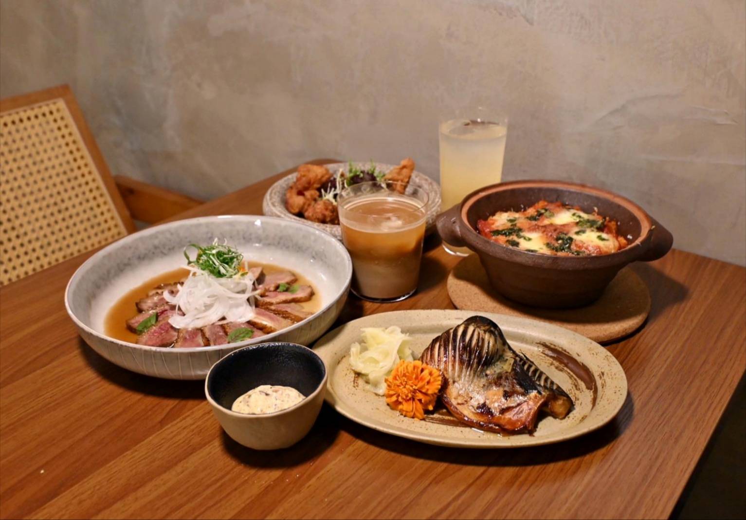 台中異國料理推薦|台中市西區居無定所餐廳|主廚匠心手作海鮮、唐揚雞、鴨胸、釜飯、特調飲品,創意美食饗宴,讓人一吃成主顧! - 第52張圖 台中異國料理推薦|台中市西區居無定所餐廳|主廚匠心手作海鮮、唐揚雞、鴨胸、釜飯、特調飲品,創意美食饗宴,讓人一吃成主顧!