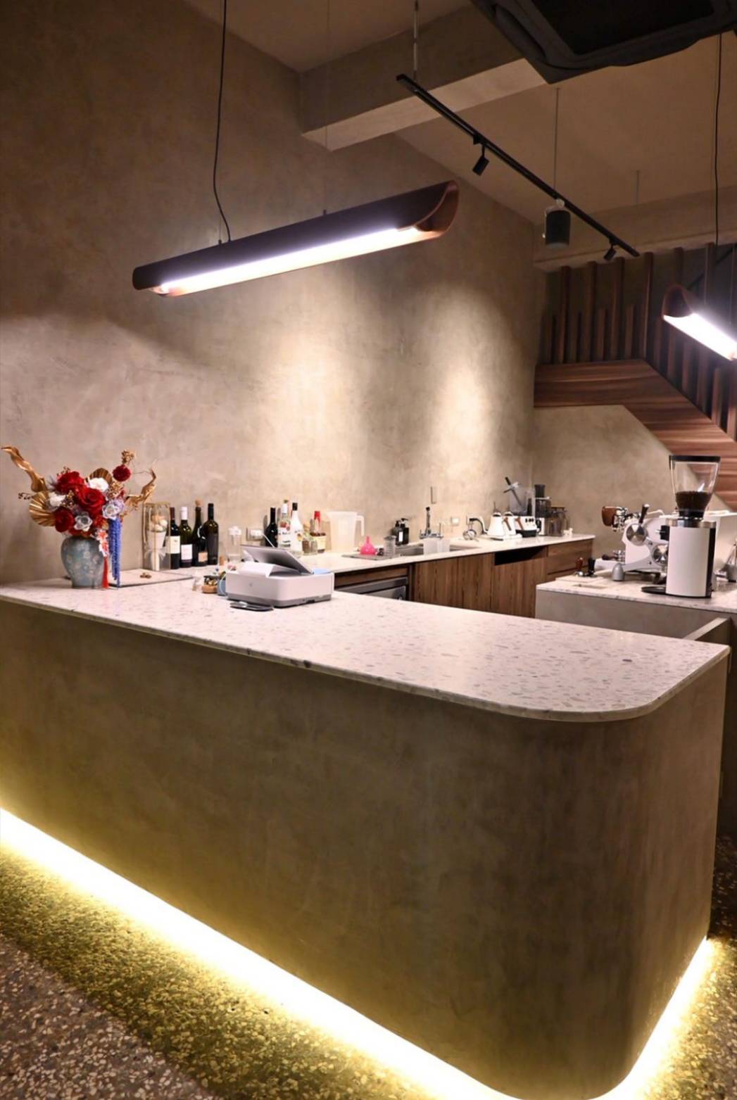 台中異國料理推薦|台中市西區居無定所餐廳|主廚匠心手作海鮮、唐揚雞、鴨胸、釜飯、特調飲品,創意美食饗宴,讓人一吃成主顧! - 第10張圖 台中異國料理推薦|台中市西區居無定所餐廳|主廚匠心手作海鮮、唐揚雞、鴨胸、釜飯、特調飲品,創意美食饗宴,讓人一吃成主顧!