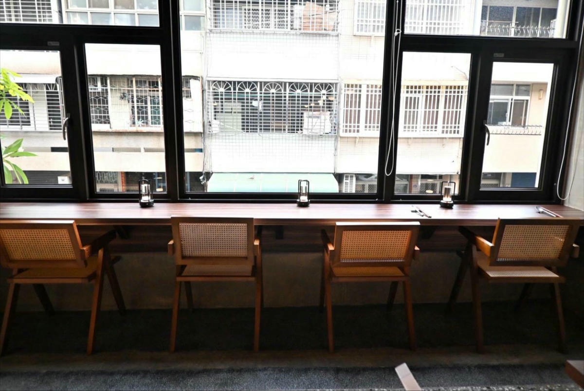 台中異國料理推薦|台中市西區居無定所餐廳|主廚匠心手作海鮮、唐揚雞、鴨胸、釜飯、特調飲品,創意美食饗宴,讓人一吃成主顧! - 第28張圖 台中異國料理推薦|台中市西區居無定所餐廳|主廚匠心手作海鮮、唐揚雞、鴨胸、釜飯、特調飲品,創意美食饗宴,讓人一吃成主顧!