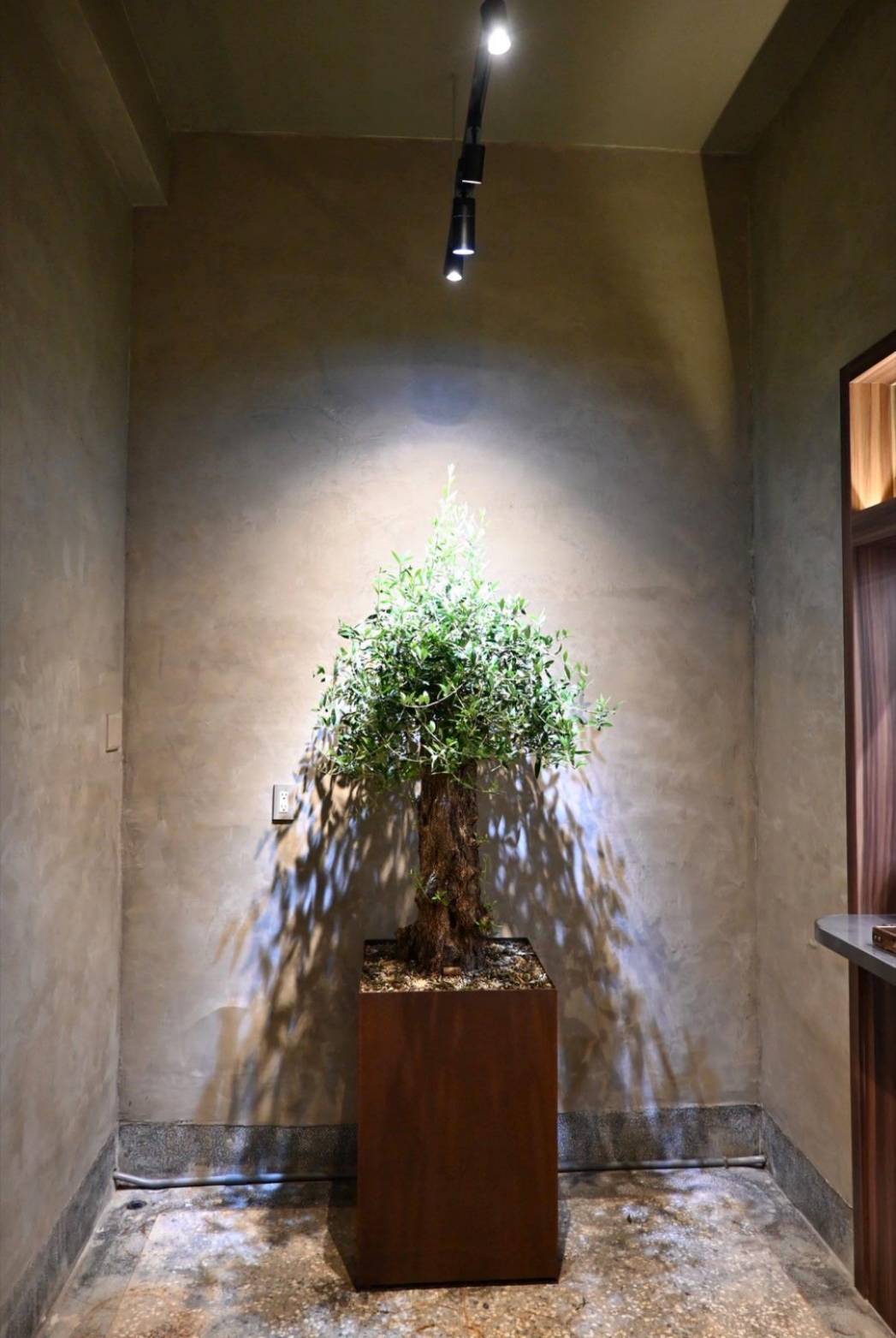 台中異國料理推薦|台中市西區居無定所餐廳|主廚匠心手作海鮮、唐揚雞、鴨胸、釜飯、特調飲品,創意美食饗宴,讓人一吃成主顧! - 第14張圖 台中異國料理推薦|台中市西區居無定所餐廳|主廚匠心手作海鮮、唐揚雞、鴨胸、釜飯、特調飲品,創意美食饗宴,讓人一吃成主顧!