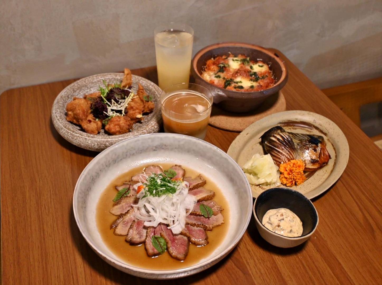 台中異國料理推薦|台中市西區居無定所餐廳|主廚匠心手作海鮮、唐揚雞、鴨胸、釜飯、特調飲品,創意美食饗宴,讓人一吃成主顧! - 第76張圖 台中異國料理推薦|台中市西區居無定所餐廳|主廚匠心手作海鮮、唐揚雞、鴨胸、釜飯、特調飲品,創意美食饗宴,讓人一吃成主顧!