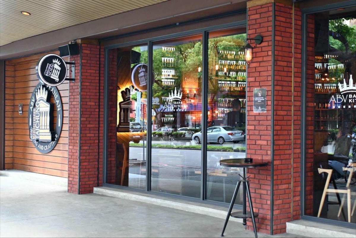 台中餐酒館推薦|台中市西區ABV Bar & Kitchen地中海餐酒館台中概念店|全台唯一700款啤酒長廊,主打地中海料理,創意歐陸美味饗宴,一吃就愛上! - 第58張圖 台中餐酒館推薦|台中市西區ABV Bar & Kitchen地中海餐酒館台中概念店|全台唯一700款啤酒長廊,主打地中海料理,創意歐陸美味饗宴,一吃就愛上!