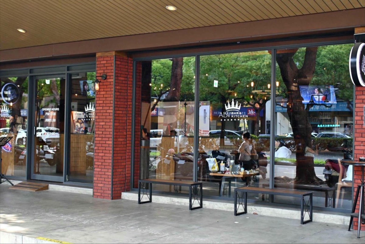 台中餐酒館推薦|台中市西區ABV Bar & Kitchen地中海餐酒館台中概念店|全台唯一700款啤酒長廊,主打地中海料理,創意歐陸美味饗宴,一吃就愛上! - 第59張圖 台中餐酒館推薦|台中市西區ABV Bar & Kitchen地中海餐酒館台中概念店|全台唯一700款啤酒長廊,主打地中海料理,創意歐陸美味饗宴,一吃就愛上!