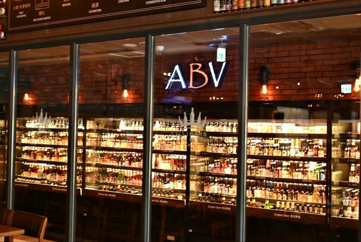 台中餐酒館推薦|台中市西區ABV Bar & Kitchen地中海餐酒館台中概念店|全台唯一700款啤酒長廊,主打地中海料理,創意歐陸美味饗宴,一吃就愛上! - 第55張圖 台中餐酒館推薦|台中市西區ABV Bar & Kitchen地中海餐酒館台中概念店|全台唯一700款啤酒長廊,主打地中海料理,創意歐陸美味饗宴,一吃就愛上!