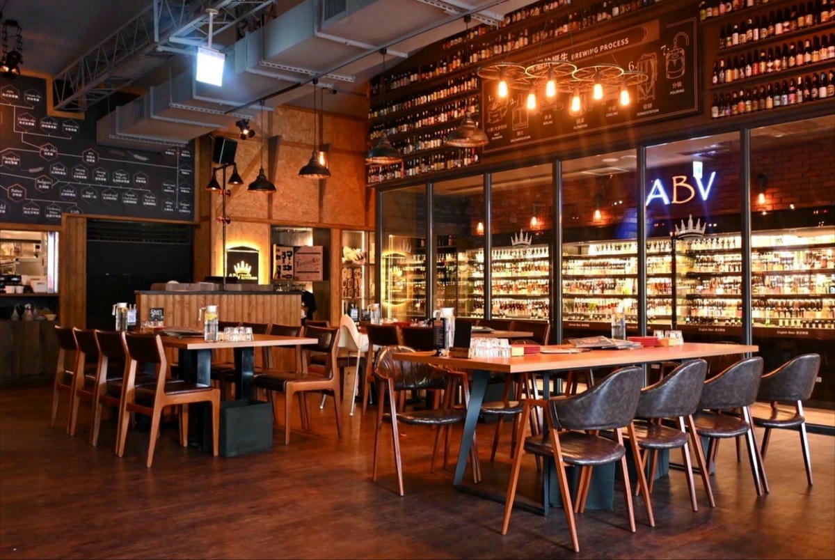 台中餐酒館推薦|台中市西區ABV Bar & Kitchen地中海餐酒館台中概念店|全台唯一700款啤酒長廊,主打地中海料理,創意歐陸美味饗宴,一吃就愛上! - 第64張圖 台中餐酒館推薦|台中市西區ABV Bar & Kitchen地中海餐酒館台中概念店|全台唯一700款啤酒長廊,主打地中海料理,創意歐陸美味饗宴,一吃就愛上!