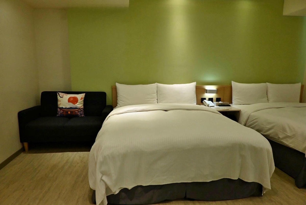 台中市西屯區住宿推薦|台中逢甲住宿.葉綠宿旅館Green Hotel|步行逢甲夜市,電梯豪華四人房一泊一食,逢甲吃喝玩樂、生活機能便利入住心得分享! - 第33張圖 台中市西屯區住宿推薦|台中逢甲住宿.葉綠宿旅館Green Hotel|步行逢甲夜市,電梯豪華四人房一泊一食,逢甲吃喝玩樂、生活機能便利入住心得分享!