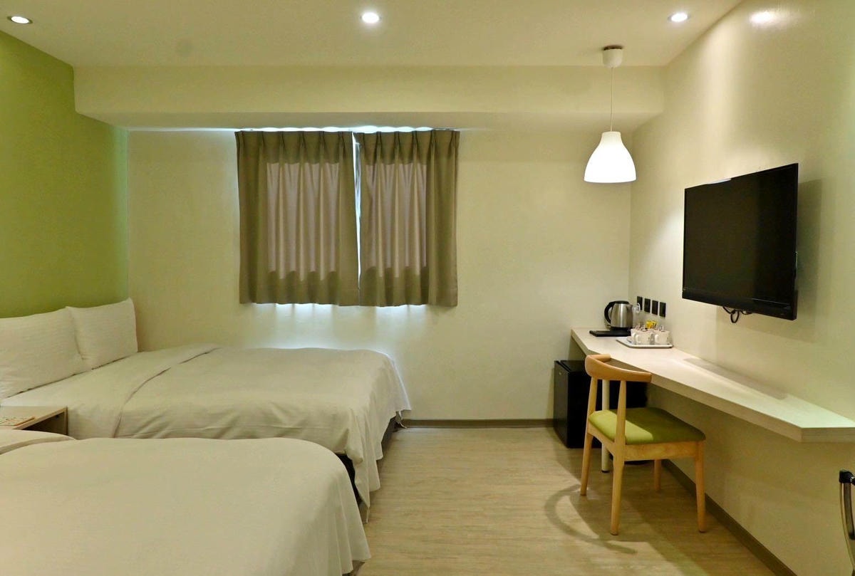 台中市西屯區住宿推薦|台中逢甲住宿.葉綠宿旅館Green Hotel|步行逢甲夜市,電梯豪華四人房一泊一食,逢甲吃喝玩樂、生活機能便利入住心得分享! - 第28張圖 台中市西屯區住宿推薦|台中逢甲住宿.葉綠宿旅館Green Hotel|步行逢甲夜市,電梯豪華四人房一泊一食,逢甲吃喝玩樂、生活機能便利入住心得分享!