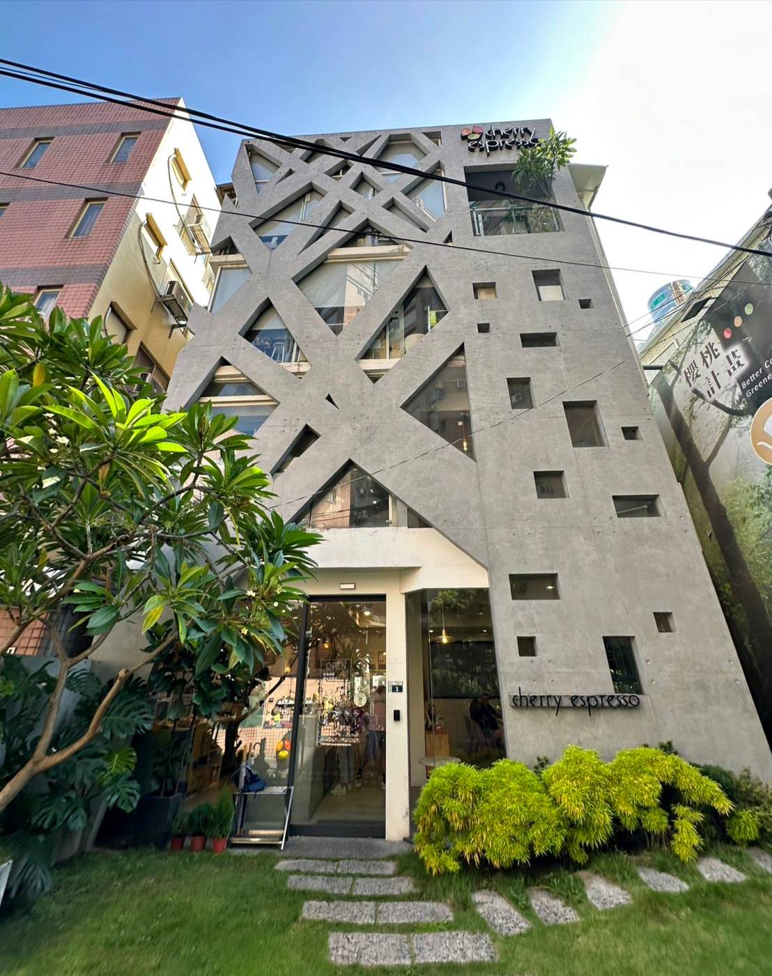 台中市西屯區住宿推薦|台中逢甲住宿.葉綠宿旅館Green Hotel|步行逢甲夜市,電梯豪華四人房一泊一食,逢甲吃喝玩樂、生活機能便利入住心得分享! - 第93張圖 台中市西屯區住宿推薦|台中逢甲住宿.葉綠宿旅館Green Hotel|步行逢甲夜市,電梯豪華四人房一泊一食,逢甲吃喝玩樂、生活機能便利入住心得分享!