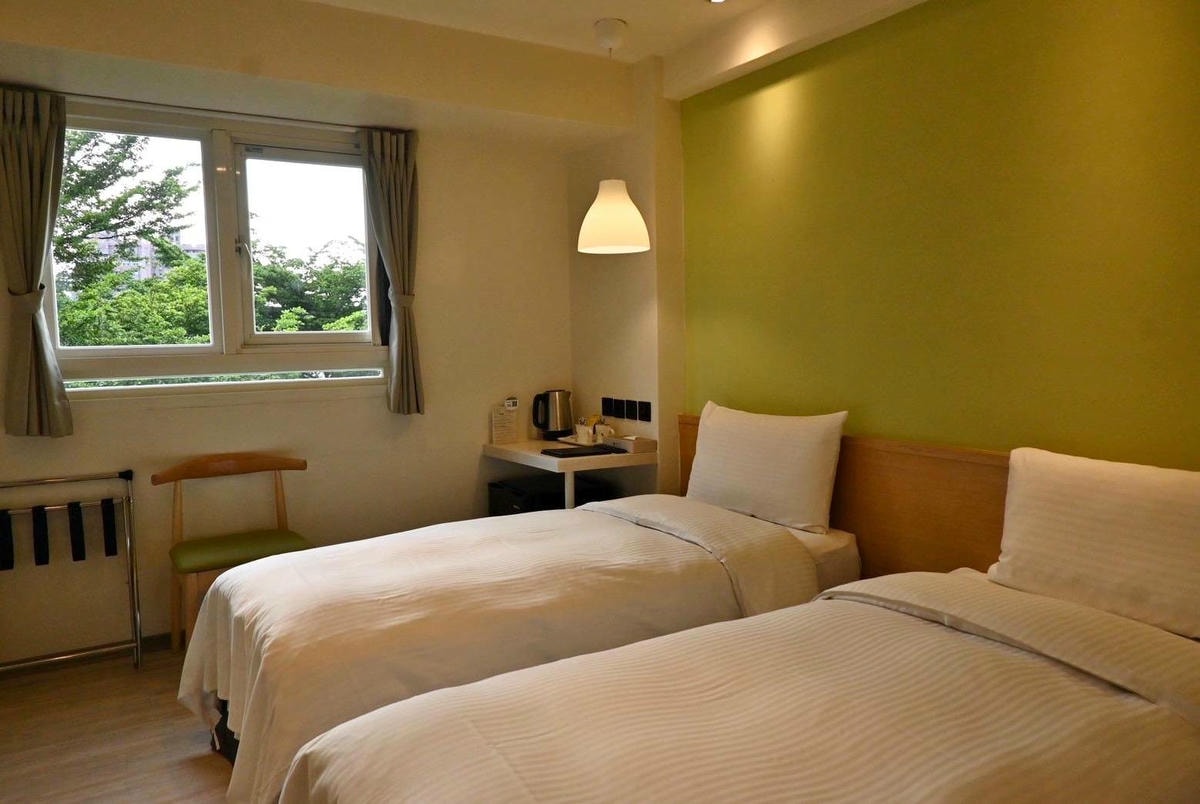 台中市西屯區住宿推薦|台中逢甲住宿.葉綠宿旅館Green Hotel|步行逢甲夜市,電梯豪華四人房一泊一食,逢甲吃喝玩樂、生活機能便利入住心得分享! - 第39張圖 台中市西屯區住宿推薦|台中逢甲住宿.葉綠宿旅館Green Hotel|步行逢甲夜市,電梯豪華四人房一泊一食,逢甲吃喝玩樂、生活機能便利入住心得分享!