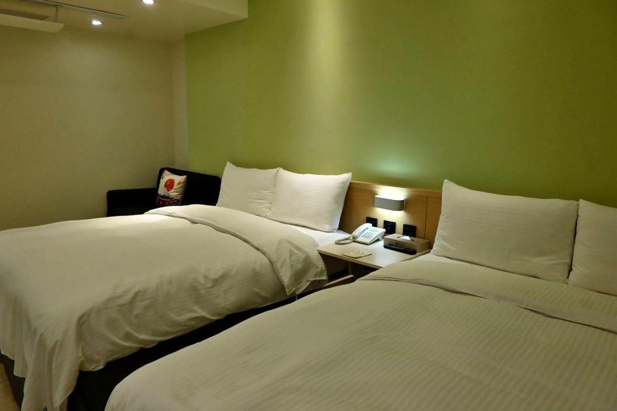 台中市西屯區住宿推薦|台中逢甲住宿.葉綠宿旅館Green Hotel|步行逢甲夜市,電梯豪華四人房一泊一食,逢甲吃喝玩樂、生活機能便利入住心得分享! - 第100張圖 台中市西屯區住宿推薦|台中逢甲住宿.葉綠宿旅館Green Hotel|步行逢甲夜市,電梯豪華四人房一泊一食,逢甲吃喝玩樂、生活機能便利入住心得分享!