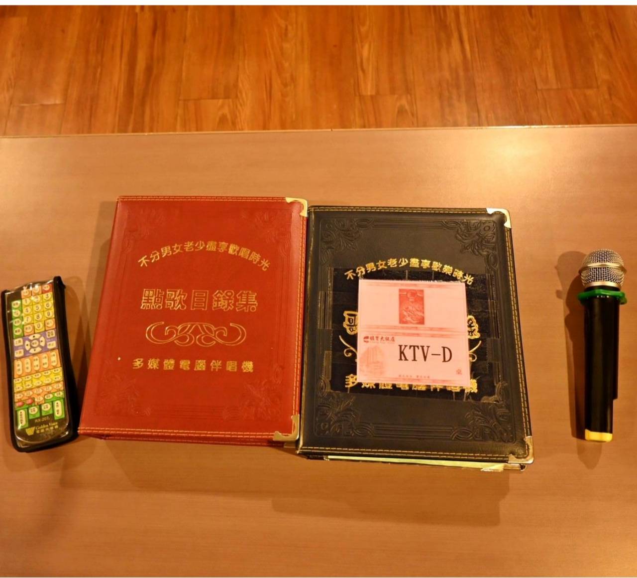 南投縣埔里鎮住宿推薦｜鎮寶大飯店｜藍天翠綠山景環抱，精緻四人房一泊一食，藝術展覽饗宴之入住體驗！