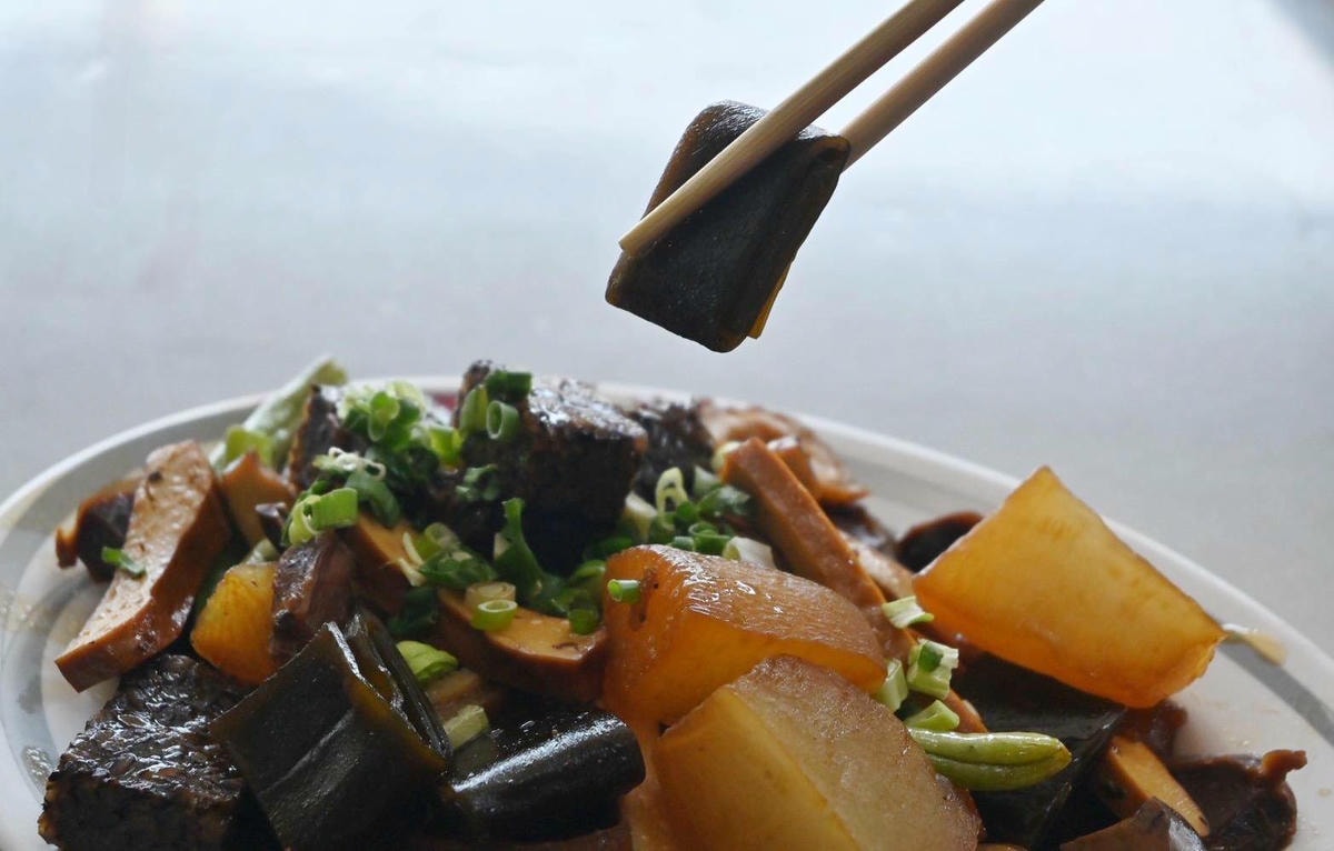 嘉義太保市銅板美食推薦|幸福麵館|必吃獨家秘醬滷味,滷肉飯、板條、比臉大雞排、肝連湯,暖心暖胃一試成主顧,嘉義宵夜小吃人氣愛店! - 第58張圖 嘉義太保市銅板美食推薦|幸福麵館|必吃獨家秘醬滷味,滷肉飯、板條、比臉大雞排、肝連湯,暖心暖胃一試成主顧,嘉義宵夜小吃人氣愛店!
