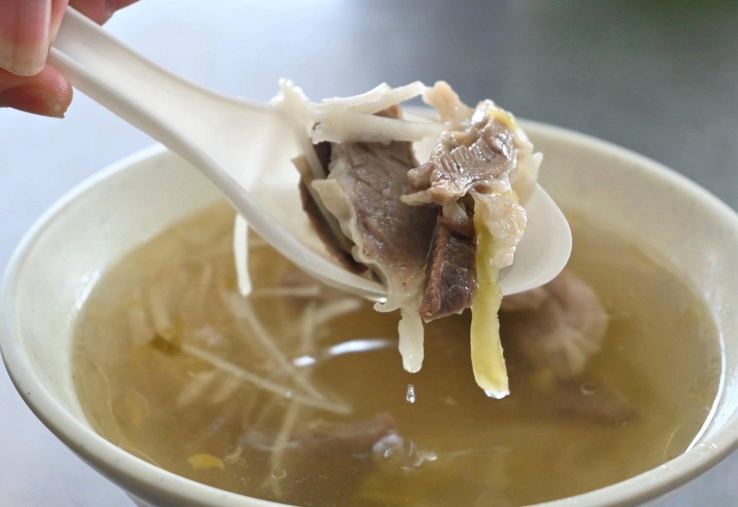 嘉義太保市銅板美食推薦|幸福麵館|必吃獨家秘醬滷味,滷肉飯、板條、比臉大雞排、肝連湯,暖心暖胃一試成主顧,嘉義宵夜小吃人氣愛店! - 第31張圖 嘉義太保市銅板美食推薦|幸福麵館|必吃獨家秘醬滷味,滷肉飯、板條、比臉大雞排、肝連湯,暖心暖胃一試成主顧,嘉義宵夜小吃人氣愛店!