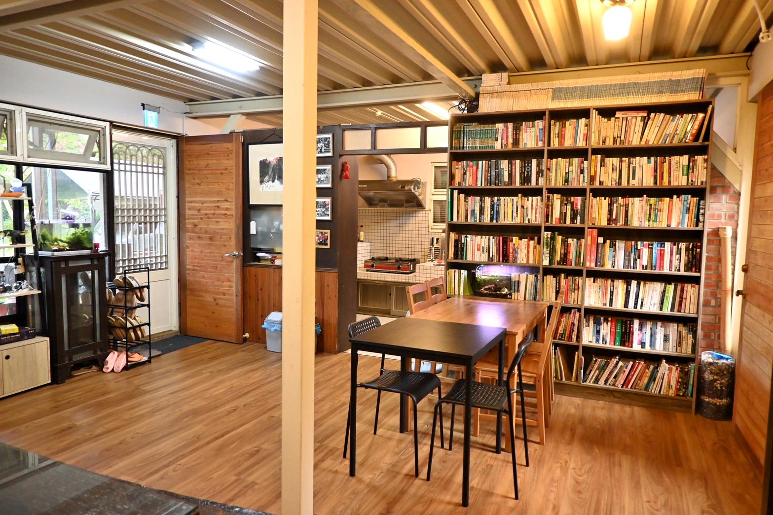 南投埔里住宿推薦｜江山樂活Lohas民宿｜青山環抱綠意，寵物友善悠然之美好入住心得！
