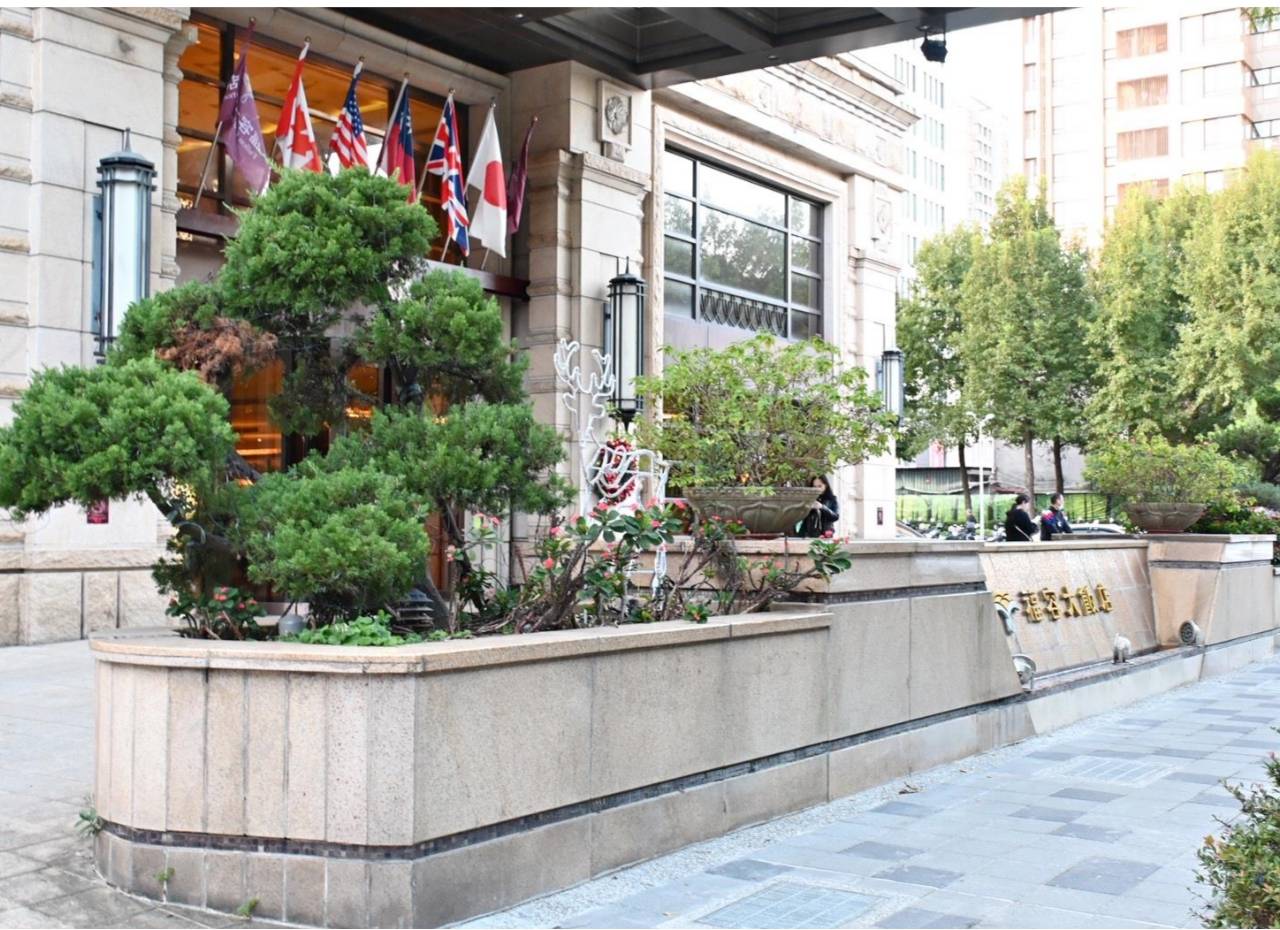 台北大安區住宿推薦｜福容大飯店台北一館｜台北市唯一天然溫泉湯池，星級料理與中西日式特色餐廳，全方位入住開箱！