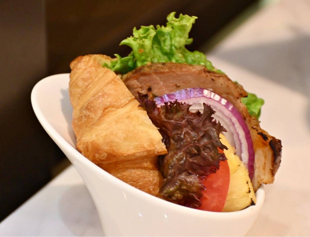 台北大安區住宿推薦｜福容大飯店台北一館｜台北市唯一天然溫泉湯池，星級料理與中西日式特色餐廳，全方位入住開箱！