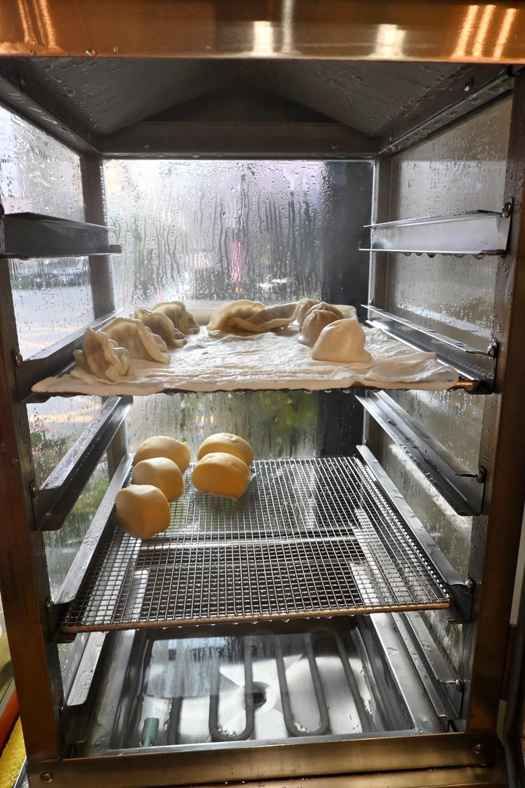台中市西區住宿推薦|伊麗莎白酒店|比鄰廣三SOGO百貨,悠閒一隅免費咖啡飲品隨手暢飲,住宿開箱分享! - 第49張圖 台中市西區住宿推薦|伊麗莎白酒店|比鄰廣三SOGO百貨,悠閒一隅免費咖啡飲品隨手暢飲,住宿開箱分享!
