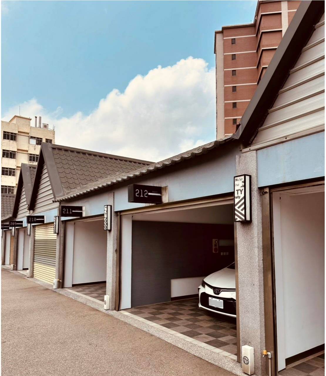 桃園機場住宿推薦|TY精品商務旅館開箱|免費送機、停車寄放,出國過夜首選豪華雙人車庫房! - 第16張圖 桃園機場住宿推薦|TY精品商務旅館開箱|免費送機、停車寄放,出國過夜首選豪華雙人車庫房!