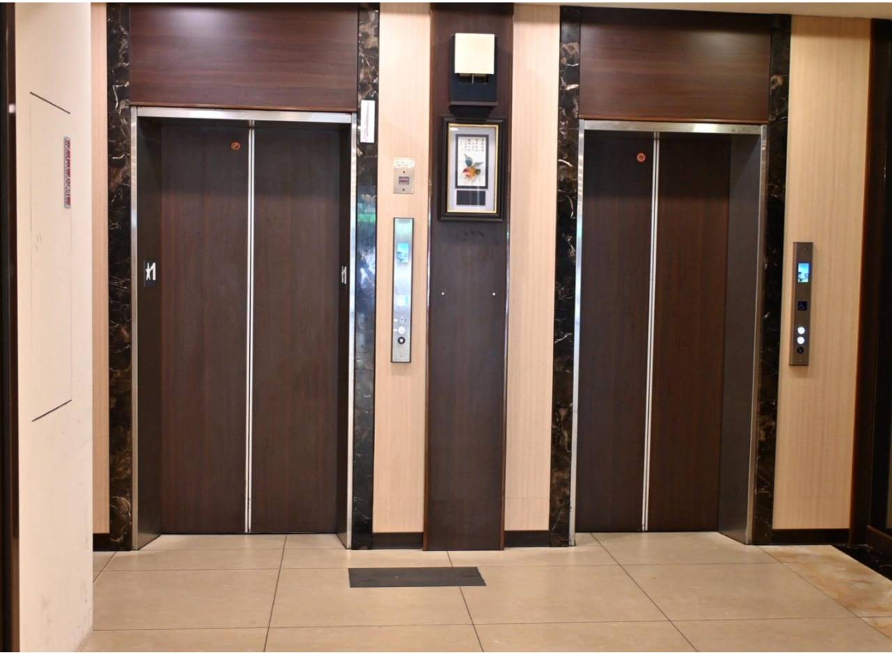 台中一中商圈住宿推薦｜丰居旅店一中館（丰居一中）VIA HOTEL｜步行暢遊一中夜市，美食小吃林立，舒適客房與旅人廚房一次體驗！