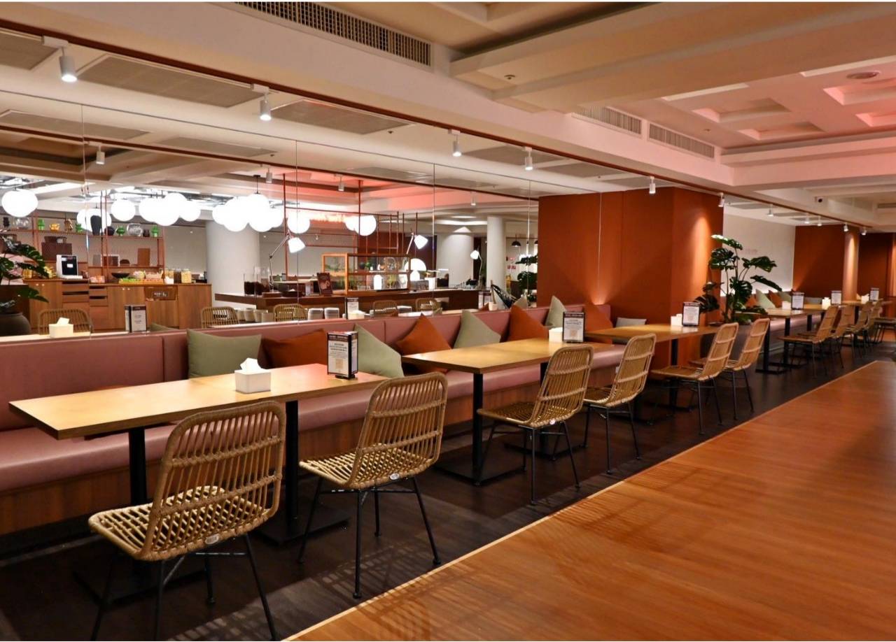 台中一中商圈住宿推薦｜丰居旅店一中館（丰居一中）VIA HOTEL｜步行暢遊一中夜市，美食小吃林立，舒適客房與旅人廚房一次體驗！