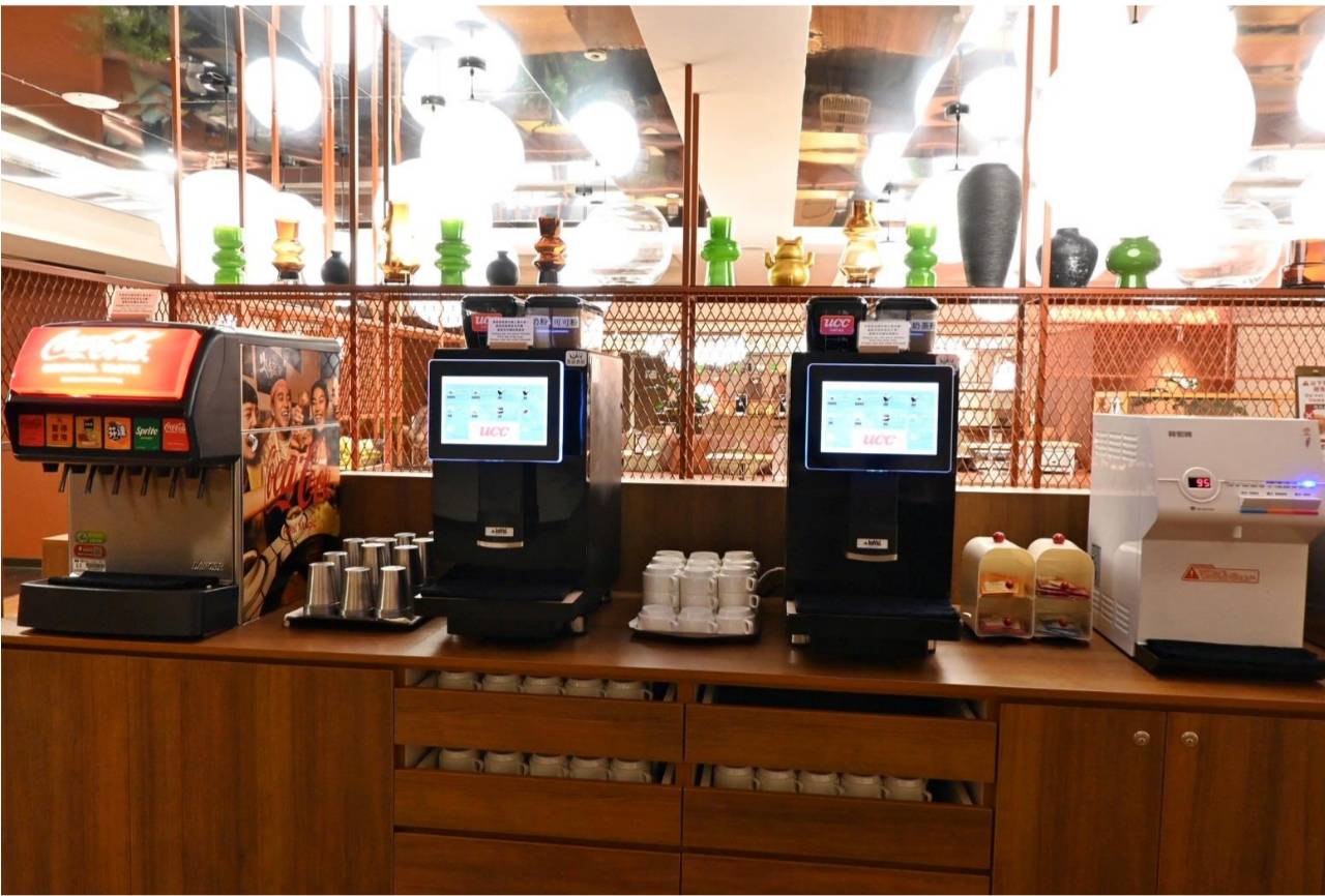 台中一中商圈住宿推薦｜丰居旅店一中館（丰居一中）VIA HOTEL｜步行暢遊一中夜市，美食小吃林立，舒適客房與旅人廚房一次體驗！