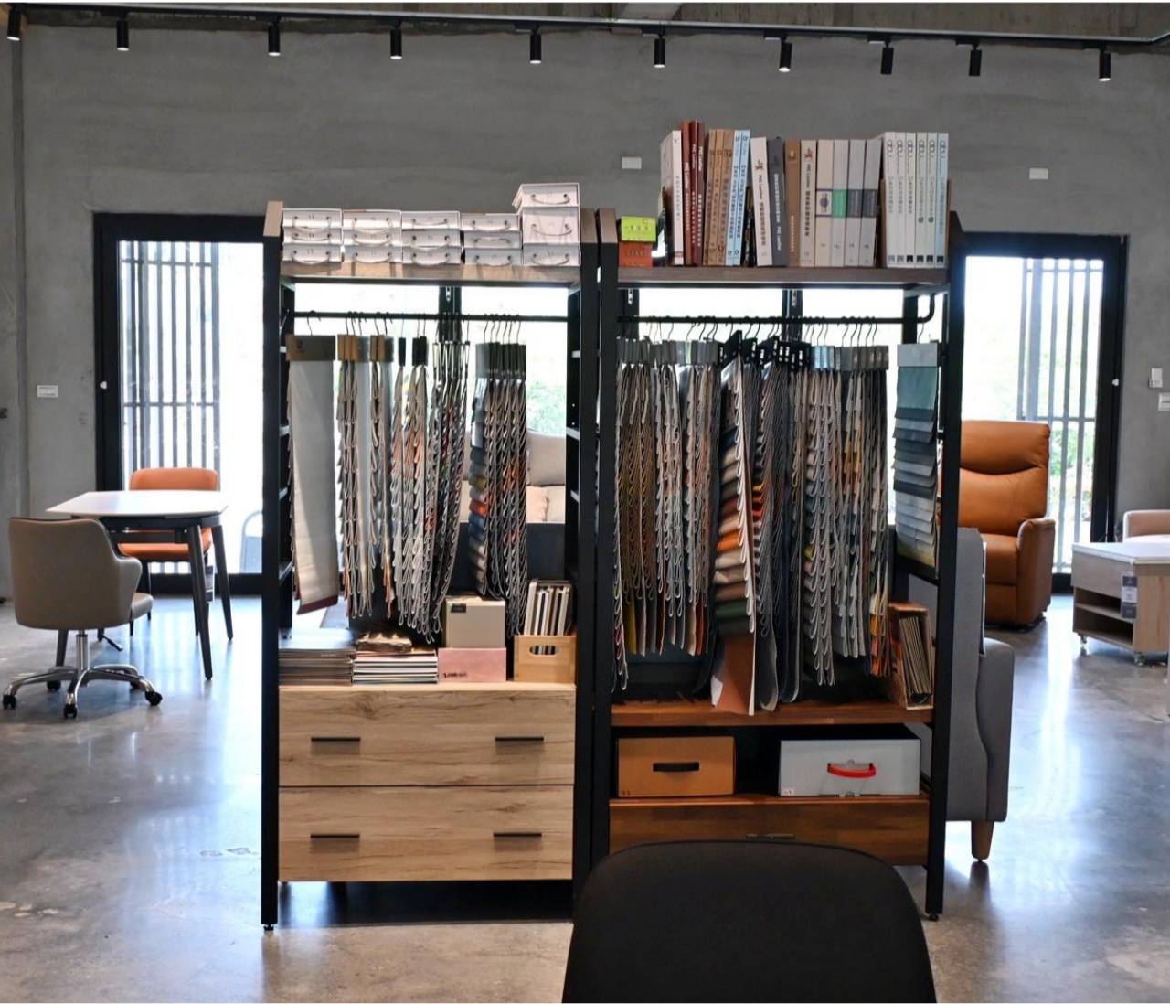 嘉義家具推薦|億家具批發倉庫嘉義店開箱|台灣製直營家具,平價客製化沙發打造質感居家! - 第20張圖 嘉義家具推薦|億家具批發倉庫嘉義店開箱|台灣製直營家具,平價客製化沙發打造質感居家!