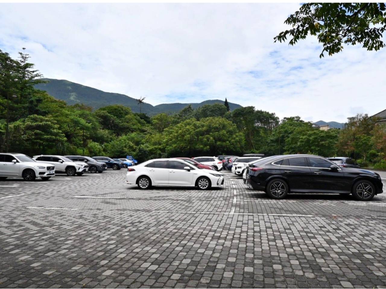 陽明山天籟渡假酒店開箱|金山溫泉飯店住宿體驗、一泊二食、夏燒台味星空戶外廚房 BBQ、房型設施完整分享! - 第11張圖 陽明山天籟渡假酒店開箱|金山溫泉飯店住宿體驗、一泊二食、夏燒台味星空戶外廚房 BBQ、房型設施完整分享!