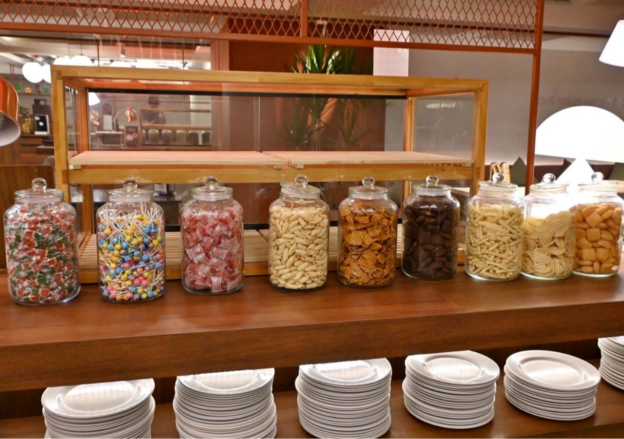 台中北區住宿推薦｜丰森飯店（丰居一中）VIA HOTEL開箱｜一中商圈住宿、旅人廚房與房型設施完整分享！