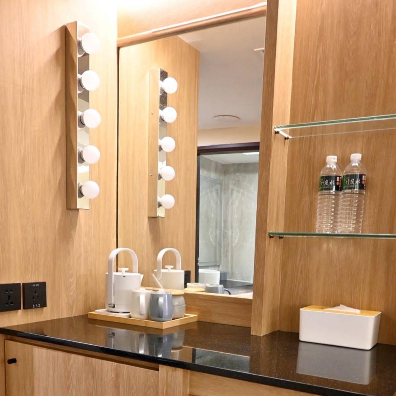 台中北區住宿推薦｜丰森飯店（丰居一中）VIA HOTEL開箱｜一中商圈住宿、旅人廚房與房型設施完整分享！