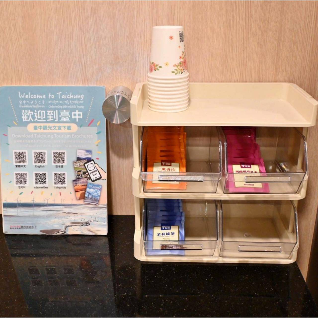 台中北區住宿推薦｜丰森飯店（丰居一中）VIA HOTEL開箱｜一中商圈住宿、旅人廚房與房型設施完整分享！