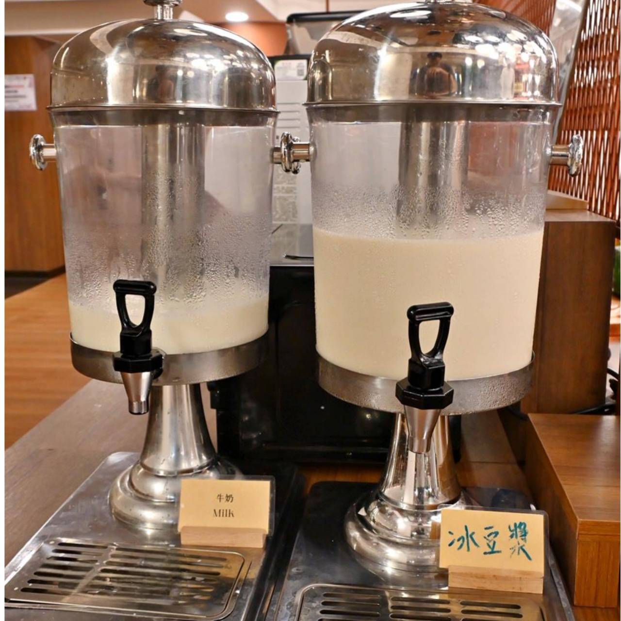 台中北區住宿推薦｜丰森飯店（丰居一中）VIA HOTEL開箱｜一中商圈住宿、旅人廚房與房型設施完整分享！