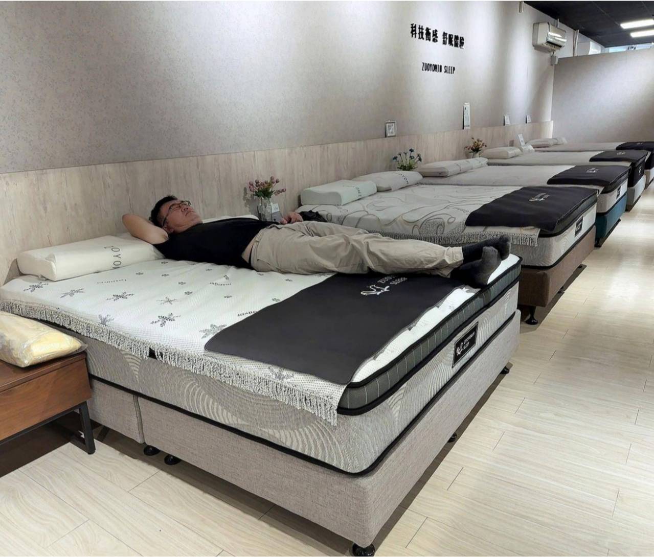 台南沙發推薦|坐又銘沙發永康中正門市開箱|電動沙發、手工沙發、貓抓布沙發、舒眠床墊一次體驗! - 第58張圖 台南沙發推薦|坐又銘沙發永康中正門市開箱|電動沙發、手工沙發、貓抓布沙發、舒眠床墊一次體驗!